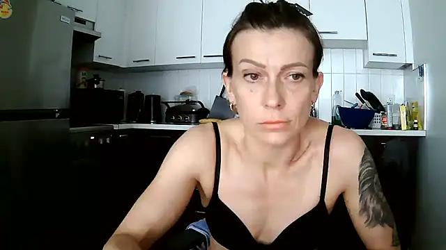 Snapshot of anechka1 chatting on June 12, 7:13 pm anechka1 online show from June 12, 7:13 pm