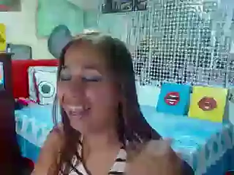 Snapshot of CaroMasha chatting on December 8, 2:28 am CaroMasha online show from December 8, 2:28 am