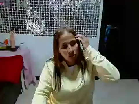 Snapshot of CaroMasha chatting on February 12, 11:20 pm CaroMasha online show from February 12, 11:20 pm