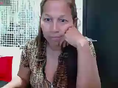 Snapshot of CaroMasha chatting on March 1, 6:32 pm CaroMasha online show from March 1, 6:32 pm