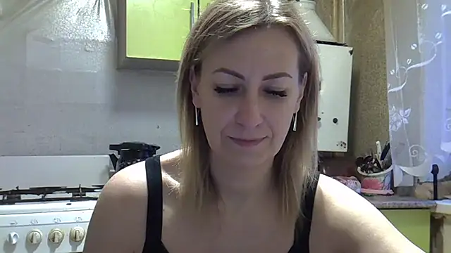 AshleyXHoney online show from December 4, 5:49 am