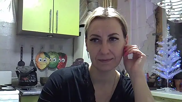 AshleyXHoney online show from December 31, 4:27 am
