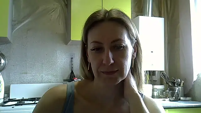 AshleyXHoney online show from March 18, 8:06 am