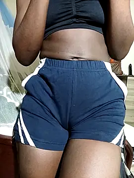 julietunderwoood online show from March 15, 4:35 am