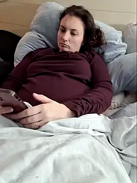 MilfyMrsRobinson online show from February 18, 1:43 am