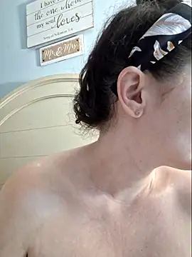 MilfyMrsRobinson online show from February 18, 11:19 pm