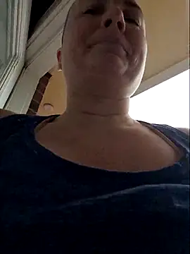 MilfyMrsRobinson online show from May 7, 3:17 pm