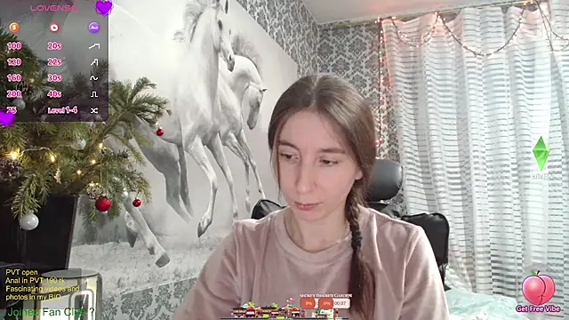 Snapshot of Wowpornoo chatting on December 3, 11:44 am Wowpornoo online show from December 3, 11:44 am