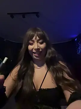 KimArts online show from November 9, 7:45 pm