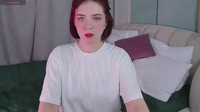 Love is Lola online show from December 16, 12:59 am