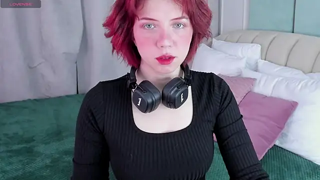 Love is Lola online show from December 17, 12:56 am
