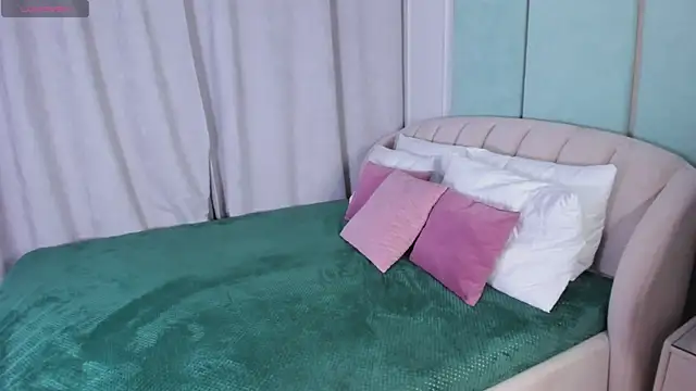 Love is Lola online show from December 24, 1:16 am