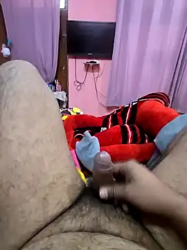 Snapshot of Loveboycurvy chatting on December 20, 2:41 am Loveboycurvy online show from December 20, 2:41 am