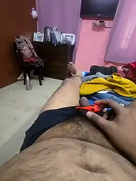 Snapshot of Loveboycurvy chatting on February 12, 8:06 am Loveboycurvy online show from February 12, 8:06 am