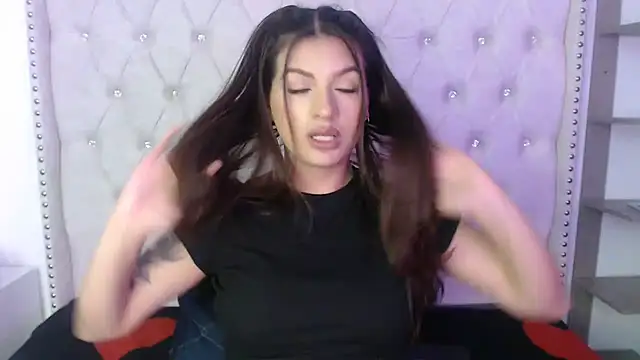 Snapshot of Abril_Squirt chatting on October 24, 10:39 pm Abril Squirt online show from October 24, 10:39 pm