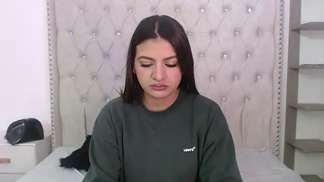 Abril Squirt online show from December 22, 4:31 am