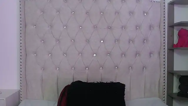 Abril Squirt online show from March 6, 10:39 pm