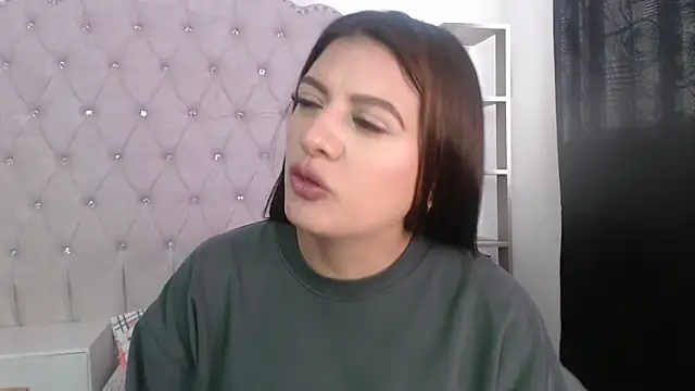 Abril Squirt online show from May 4, 7:54 pm