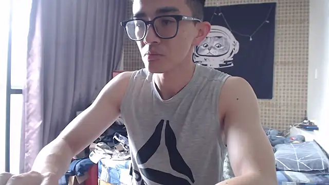 Snapshot of Stevenjt chatting on March 1, 4:03 am Stevenjt online show from March 1, 4:03 am