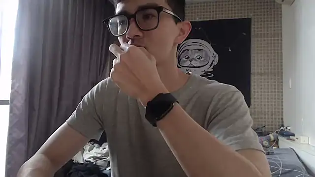 Snapshot of Stevenjt chatting on March 16, 3:45 am Stevenjt online show from March 16, 3:45 am