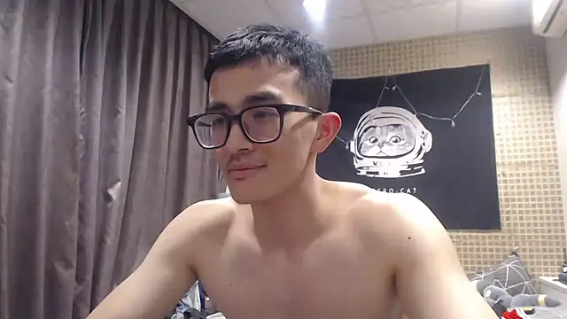 Snapshot of Stevenjt chatting on March 28, 11:32 am Stevenjt online show from March 28, 11:32 am