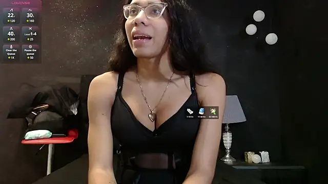 EmilyGomezLS online show from March 13, 11:30 am