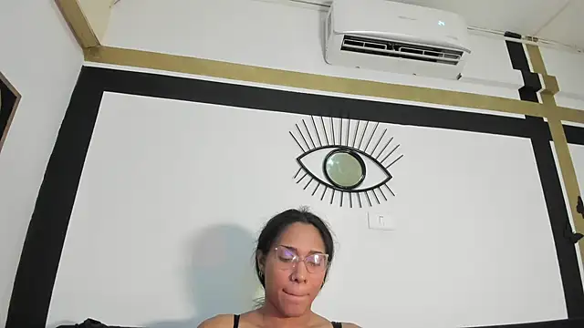 EmilyGomezLS online show from May 11, 11:38 am