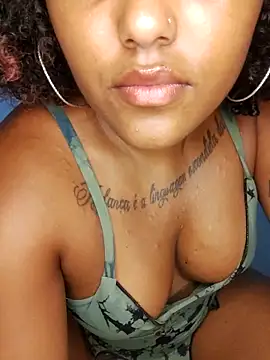 Snapshot of cherrycakecerejinha chatting on April 6, 8:43 pm cherrycakecerejinha online show from April 6, 8:43 pm