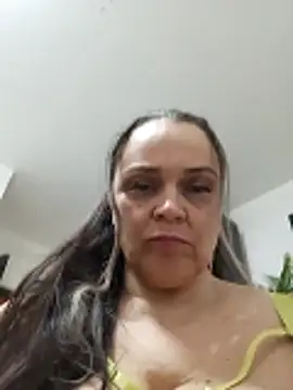 hugebobbs online show from May 5, 9:50 am