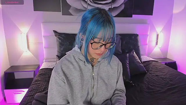 sofi bakerr online show from October 20, 11:32 am