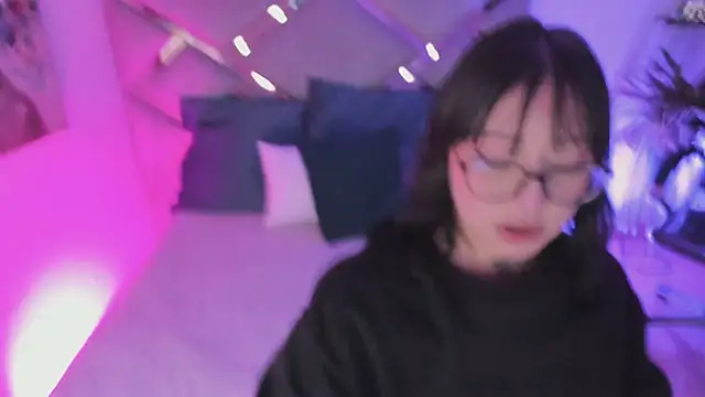 sofi bakerr online show from April 24, 11:34 am