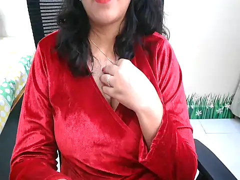 Inviting Aanya online show from November 8, 5:45 pm