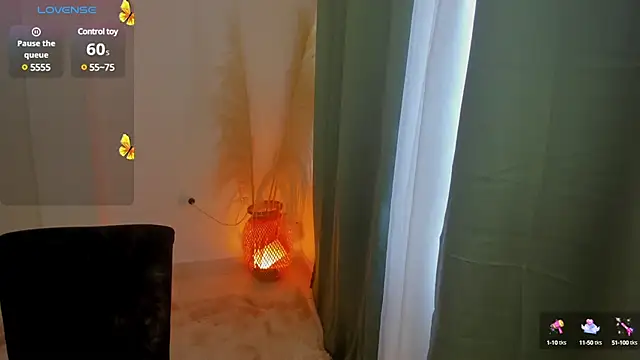 AnntoniaWood online show from February 20, 2:13 pm