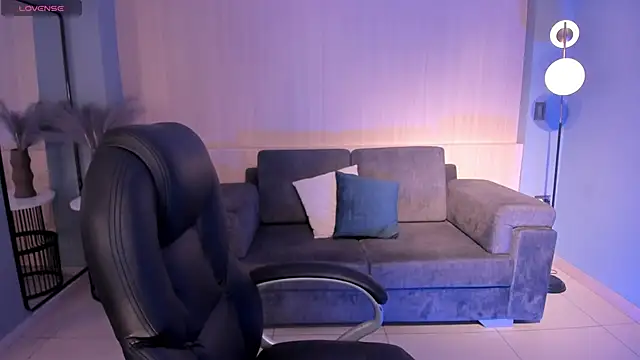 HannaConnor  online show from January 11, 8:21 pm