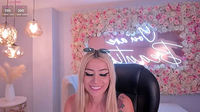 HannaConnor  online show from January 23, 2:44 am