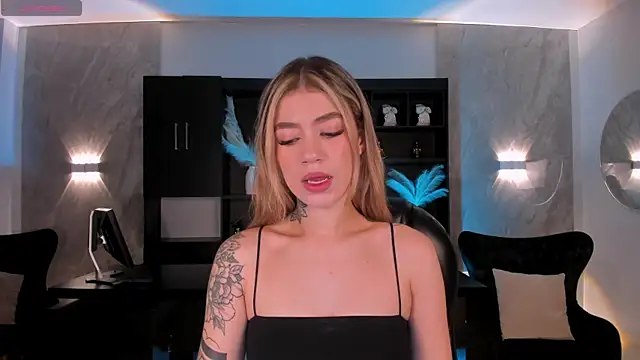 ViolettHansson online show from November 16, 11:16 am