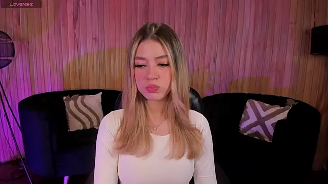 ViolettHansson online show from January 8, 6:32 pm