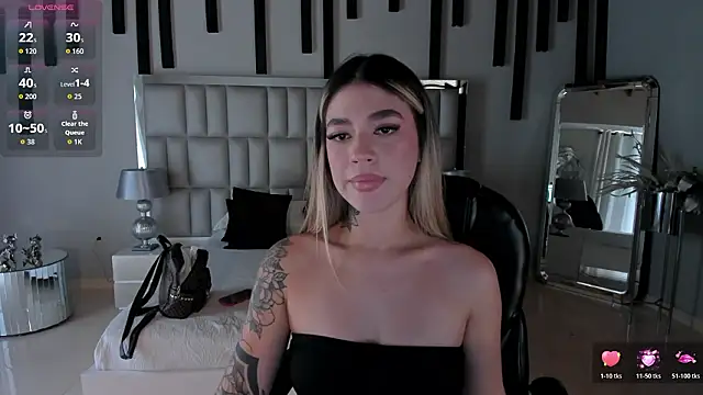 ViolettHansson online show from February 17, 7:09 pm