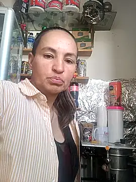 Snapshot of Divalive_28 chatting on October 13, 3:23 pm Divalive 28 online show from October 13, 3:23 pm