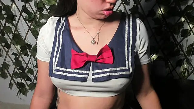 CoralineSanchez online show from October 6, 3:15 am