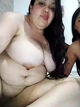 lunanataly online show from February 21, 11:54 pm