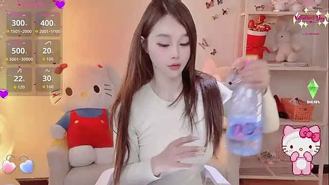 Snapshot of Kiss-18 chatting on February 19, 5:47 am Kiss-18 online show from February 19, 5:47 am