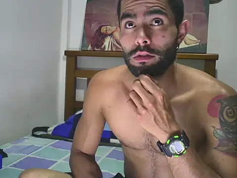 hideonbush051 online show from October 5, 2:32 am