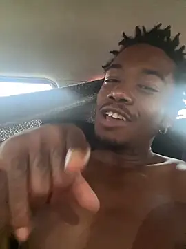 Snapshot of SlimeCrownzOut5 chatting on December 15, 5:31 pm SlimeCrownzOut5 online show from December 15, 5:31 pm