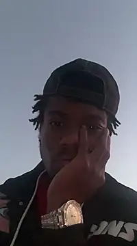 Snapshot of SlimeCrownzOut5 chatting on December 17, 11:49 pm SlimeCrownzOut5 online show from December 17, 11:49 pm