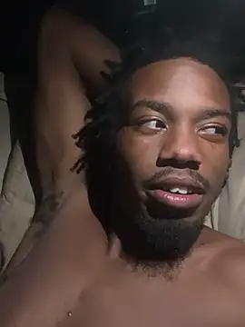 Snapshot of SlimeCrownzOut5 chatting on December 19, 12:02 am SlimeCrownzOut5 online show from December 19, 12:02 am