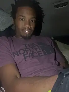 Snapshot of SlimeCrownzOut5 chatting on December 20, 3:47 am SlimeCrownzOut5 online show from December 20, 3:47 am