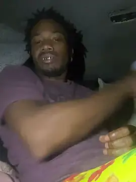 Snapshot of SlimeCrownzOut5 chatting on December 20, 6:50 am SlimeCrownzOut5 online show from December 20, 6:50 am