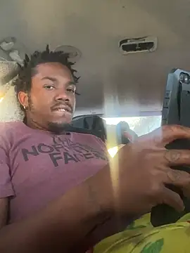 Snapshot of SlimeCrownzOut5 chatting on December 20, 2:16 pm SlimeCrownzOut5 online show from December 20, 2:16 pm