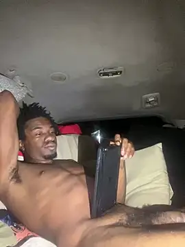 Snapshot of SlimeCrownzOut5 chatting on December 26, 2:01 am SlimeCrownzOut5 online show from December 26, 2:01 am